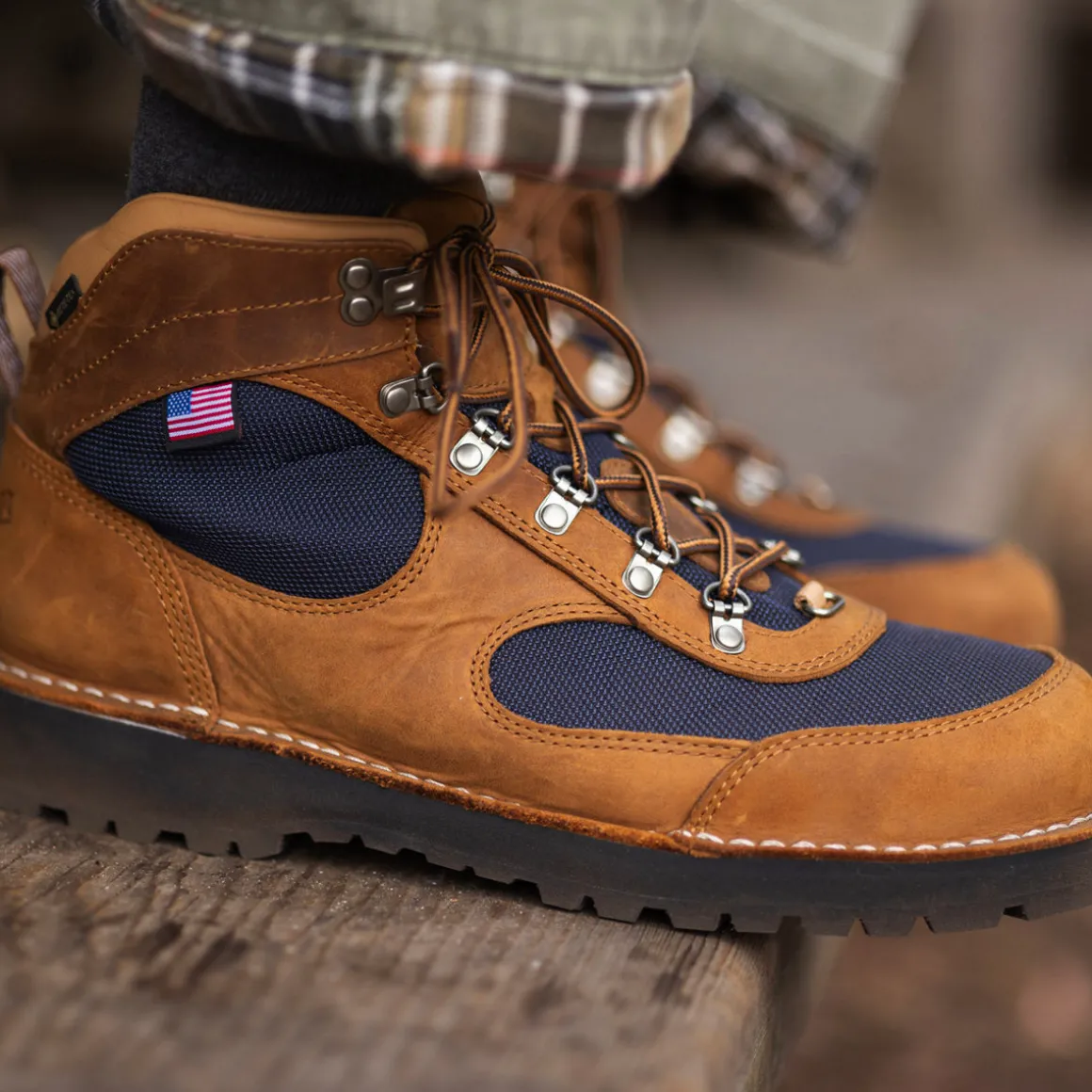 Outlet Danner Cascade Crest GrizzlyBrown/UrsaBlue