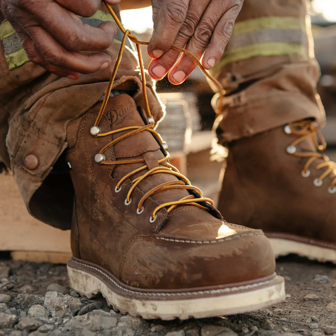 Hot Danner Cedar River Brown