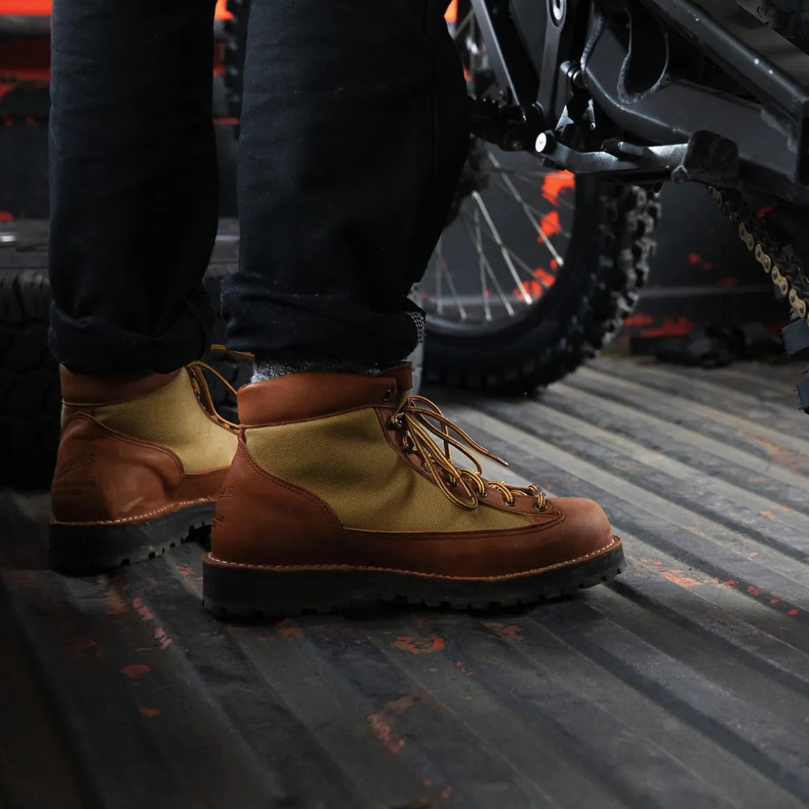 Discount Danner Light Revival Khaki
